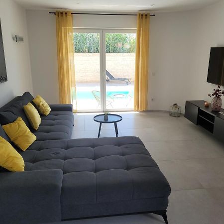 Haus Dalmatia With Heated Pool Leilighet Bibinje Eksteriør bilde