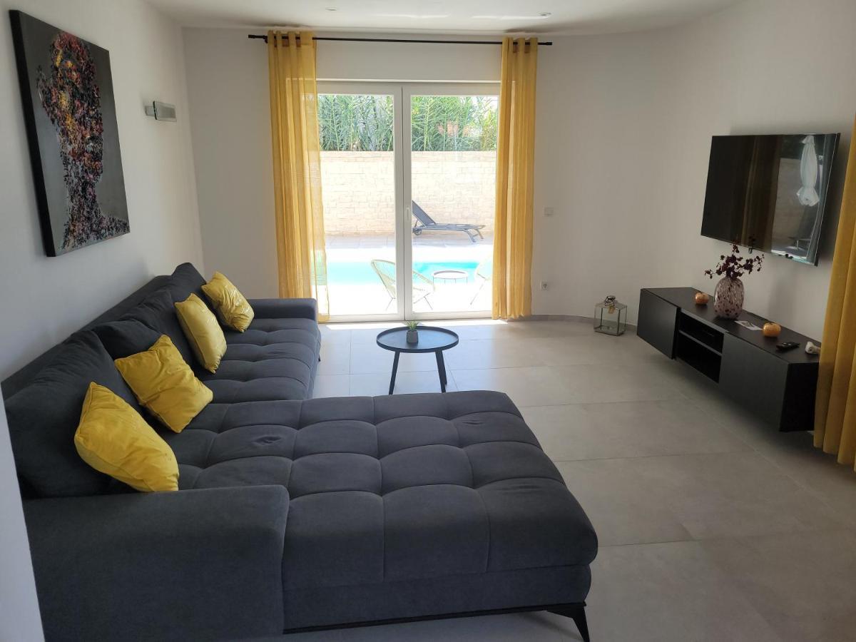 Haus Dalmatia With Heated Pool Leilighet Bibinje Eksteriør bilde