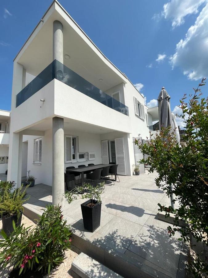 Haus Dalmatia With Heated Pool Leilighet Bibinje Eksteriør bilde