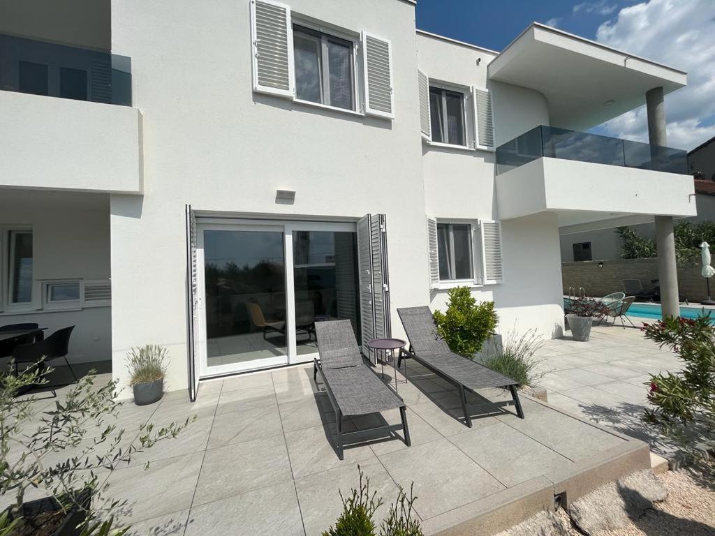 Haus Dalmatia With Heated Pool Leilighet Bibinje Eksteriør bilde