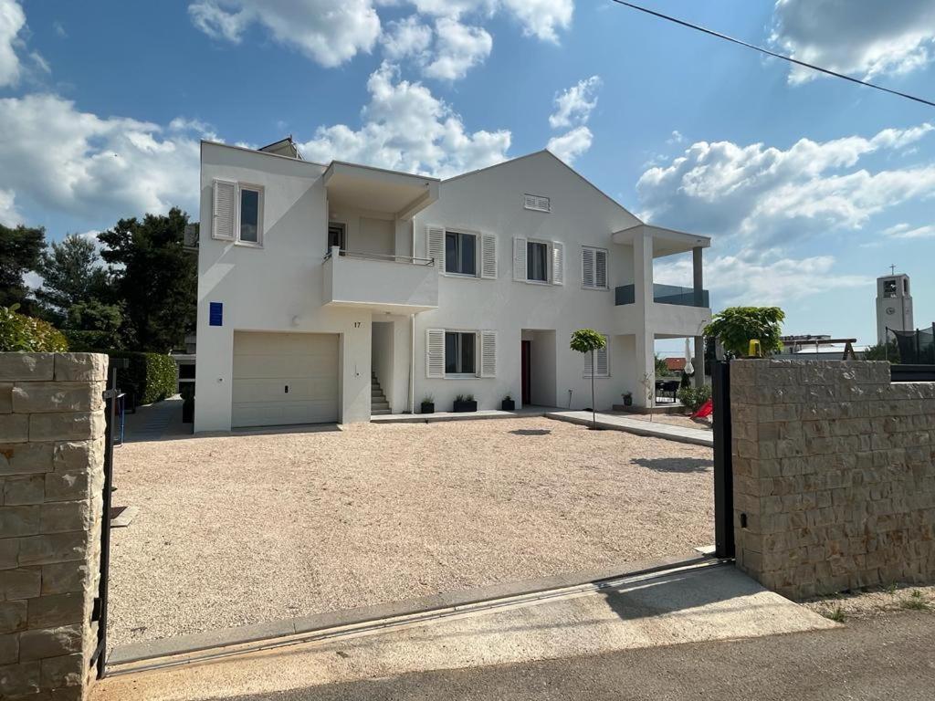 Haus Dalmatia With Heated Pool Leilighet Bibinje Eksteriør bilde