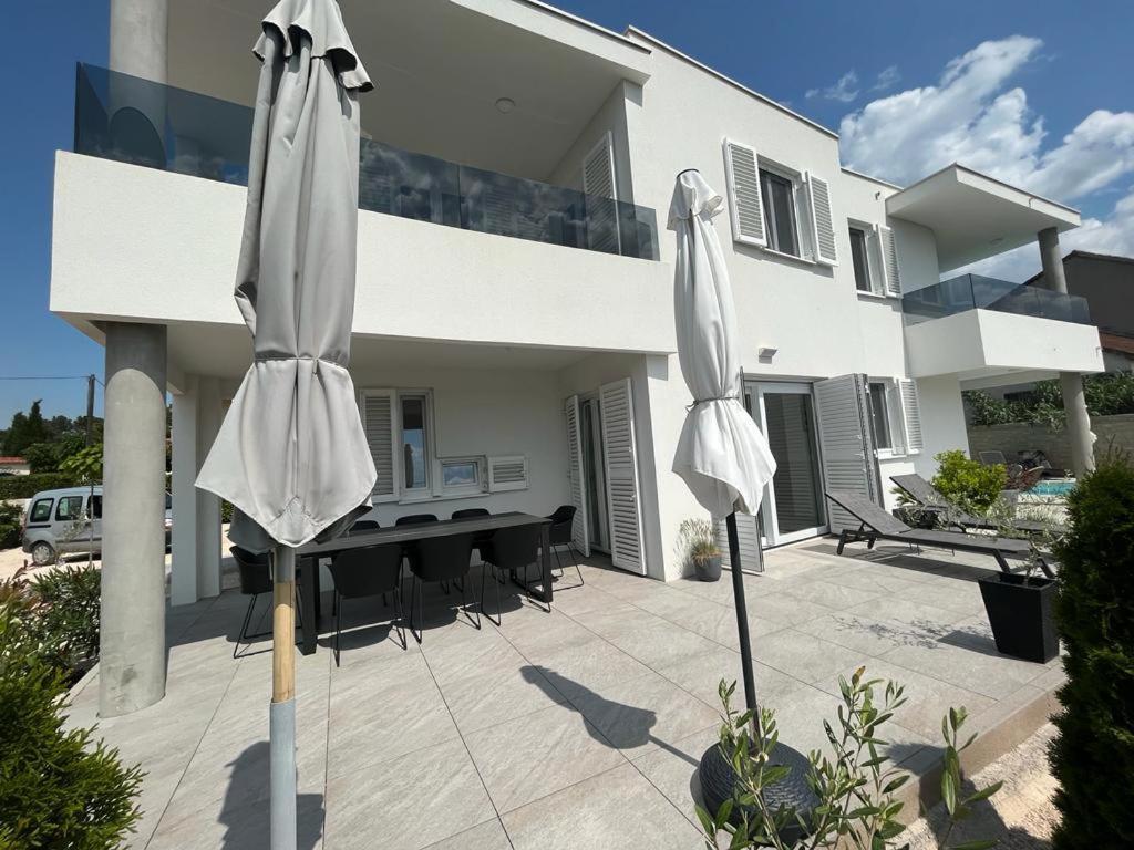 Haus Dalmatia With Heated Pool Leilighet Bibinje Eksteriør bilde