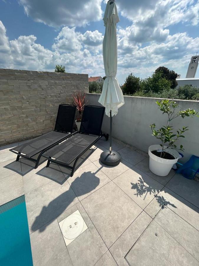 Haus Dalmatia With Heated Pool Leilighet Bibinje Eksteriør bilde